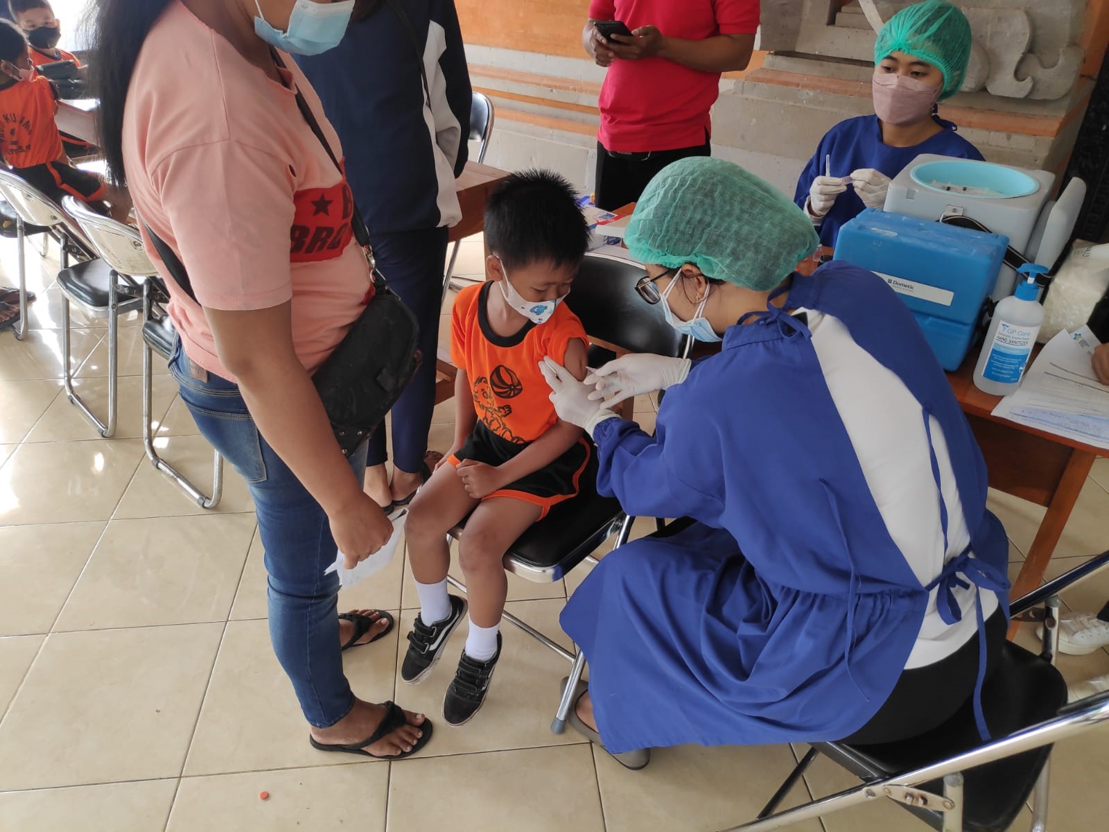 Pelaksanaan Vaksinasi Covid-19 Dosis Kedua Untuk Anak Umur 6 Tahun (TK) Di Kelurahan Padangsambian