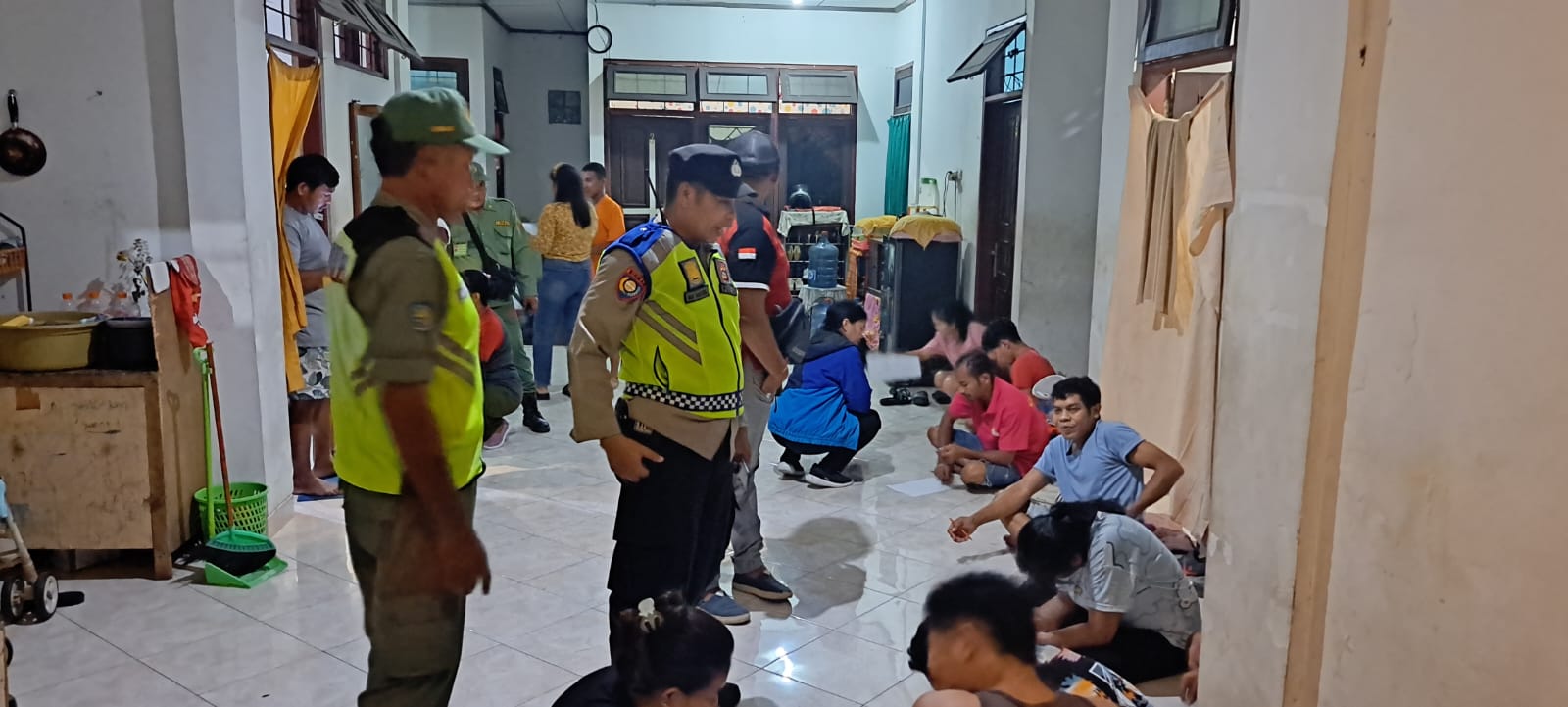 Kelurahan Padangsambian Bersinergi Dengan Polsek Denpasar Barat, Melakukan Pendataan Penduduk Non Permanen