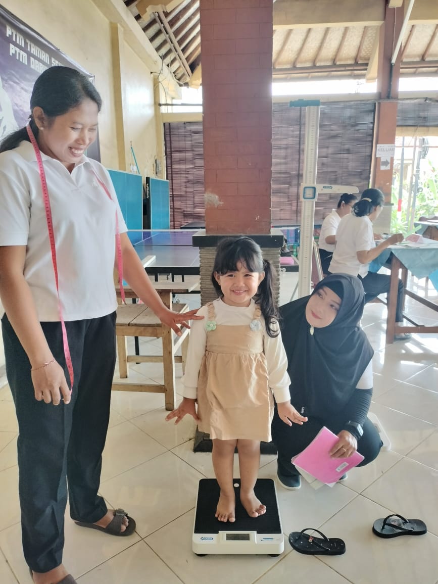 Kegiatan Posyandu Lingkungan-Lingkungan Di Kelurahan Padangsambian