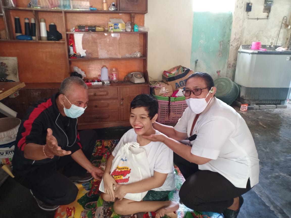 Pelaksanaan Home Visit Vaksinasi Covid-19 Bagi Penyandang Disabilitas Di Kelurahan Padangsambian