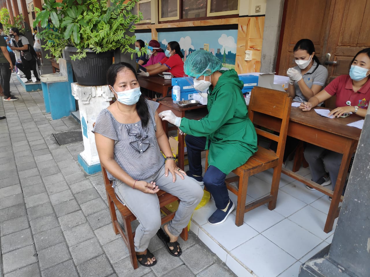 Vaksinasi Covid-19 Massal Tahap Pertama Kelurahan Padangsambian 30 Mei 2021
