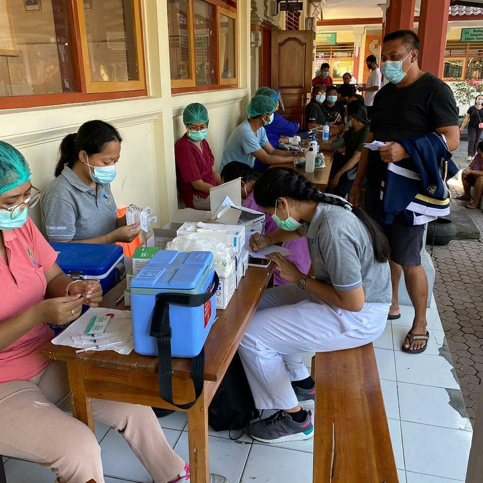 Vaksinasi Covid-19 Massal Tahap Pertama Kelurahan Padangsambian 4 Juni 2021