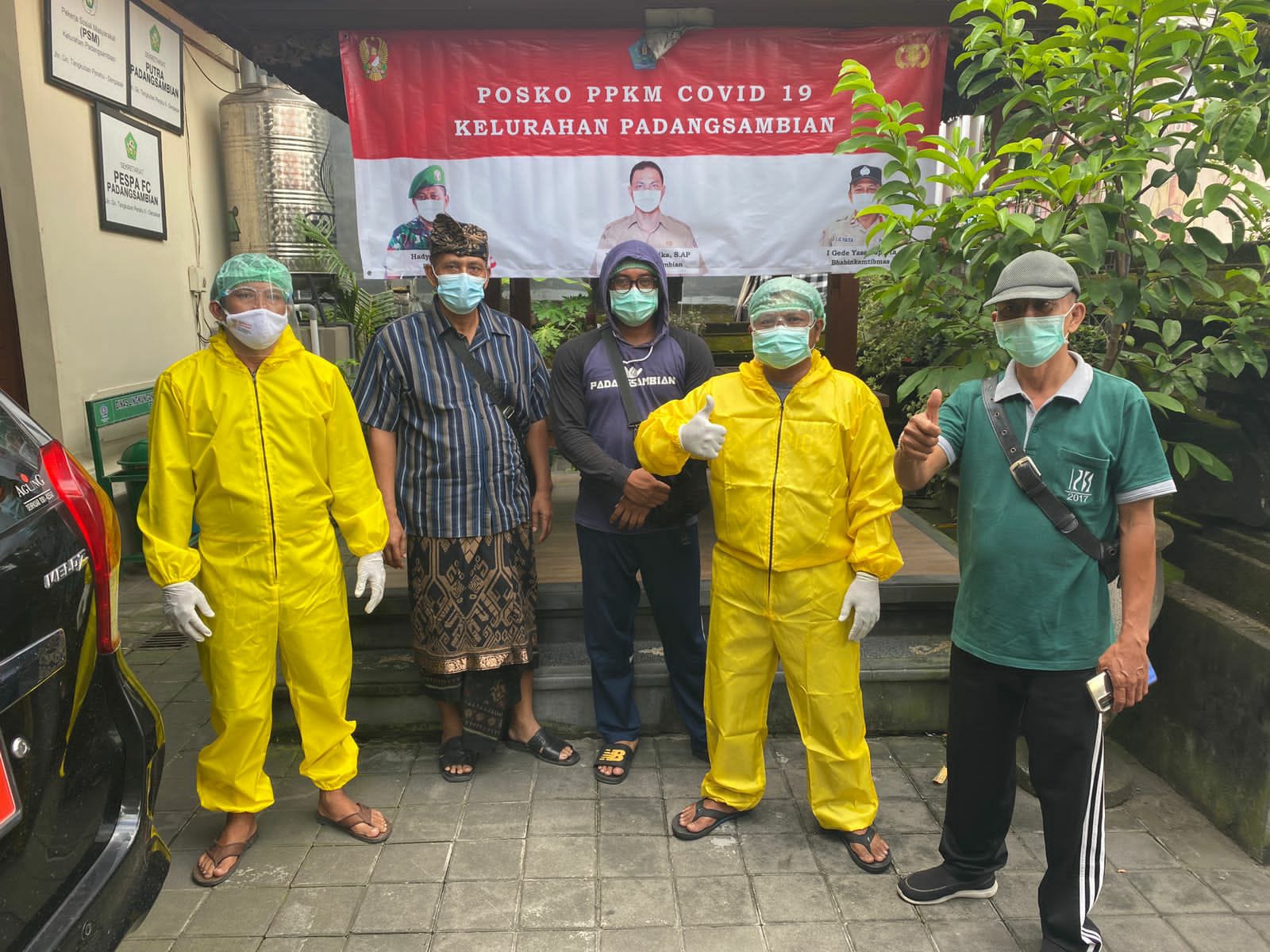 Penyemprotan Eco Enzyme Di WIlayah Kelurahan Padangsambian